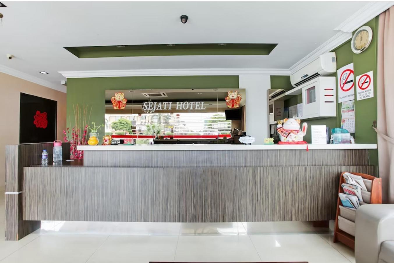 Sejati Hotel Sitiawan Eksteriør billede