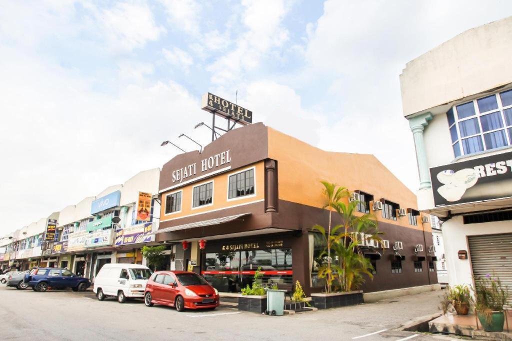 Sejati Hotel Sitiawan Eksteriør billede